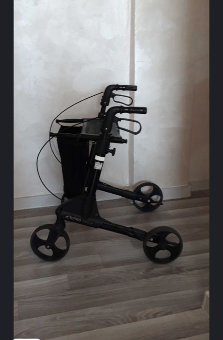 Ходунки роллаторы для облегчения ходьбы