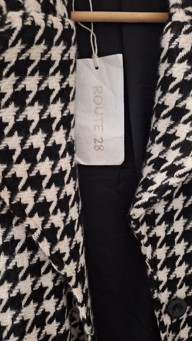 Палто с пухкави джобове