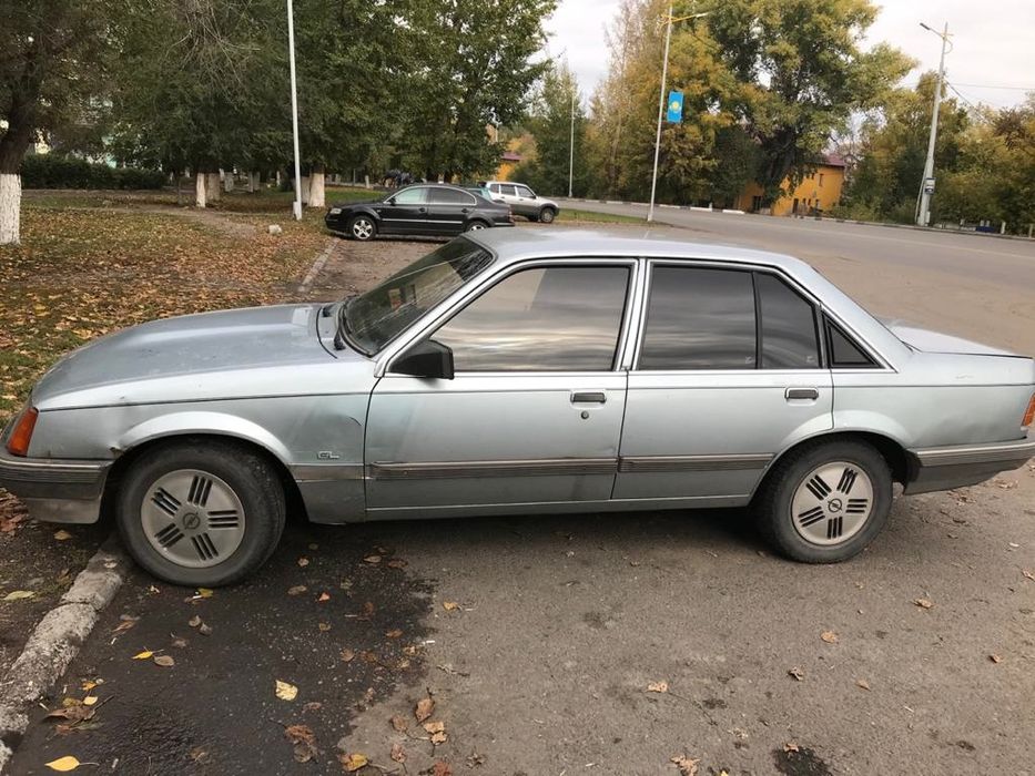Opel Record 1984г