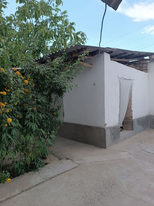 Uchastka sotiladi