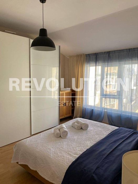 Дава се под наем Тристаен апартамент в Варна, ЖП Гара - 100 кв.м за 997.05 € - Снимка #2