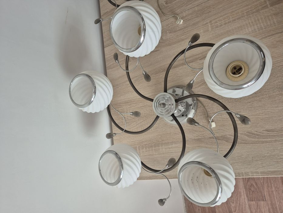 Люстра пятирожковая