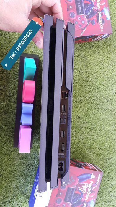 Playstation 4 Exclusive PRO. SpiderMan. { 4K } HDR 1.TB