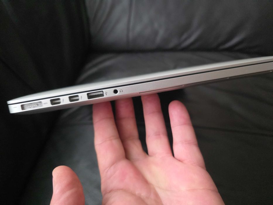 MacBook Pro с Retina дисплей 15-инчов