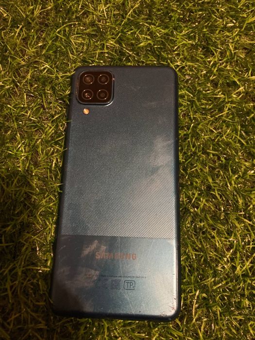 Продам Samsung A12 все работает идеально