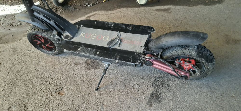 Продам электросамокат Kugoo G-Booster