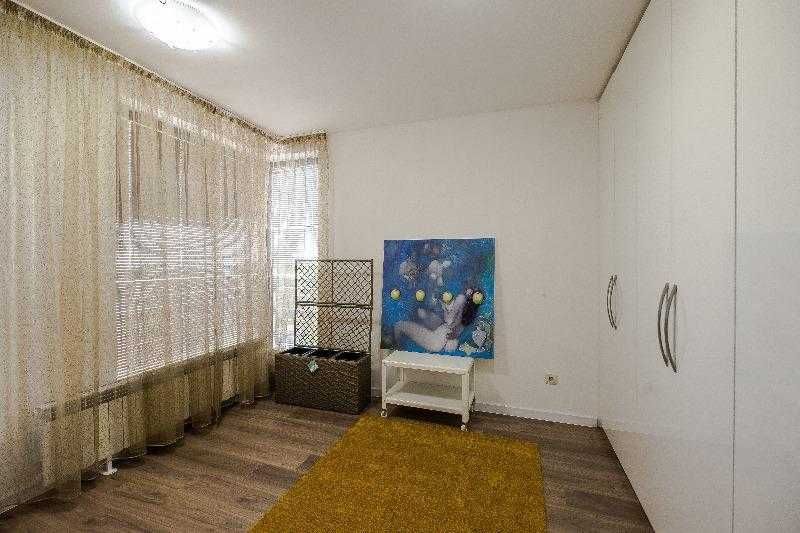 Продава се Тристаен апартамент в София, Стрелбище - 94 кв.м за 2000 €/кв.м - Снимка #3