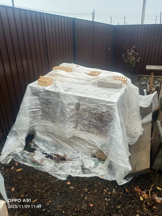 Продам кирпичи , цвет коричневый