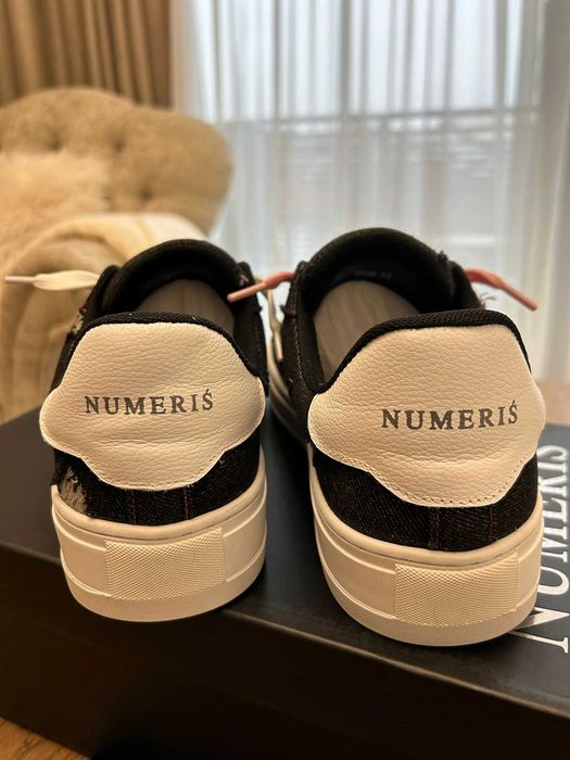 Adidași NUMERIS 42