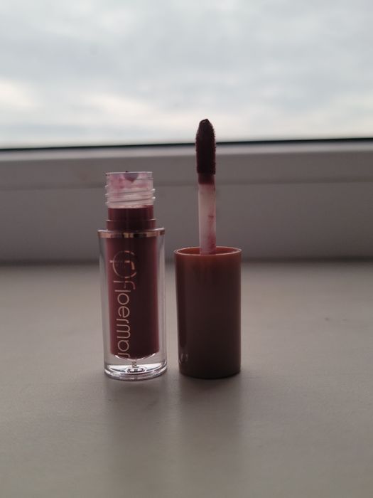 Помада от floermar