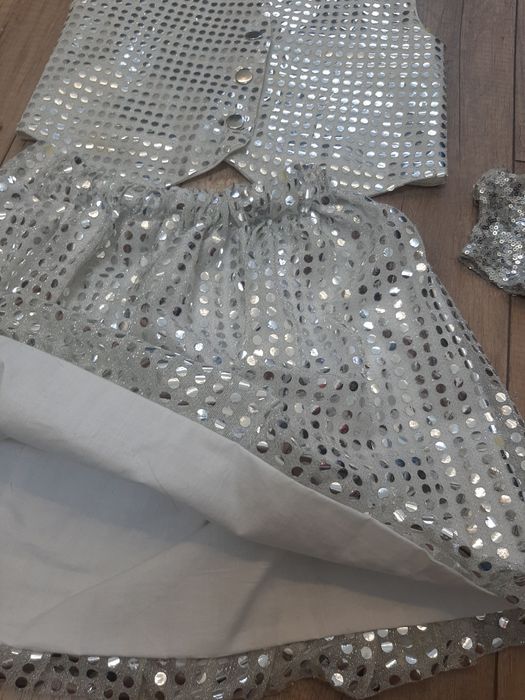 Блестящий костюм 2-4 года!