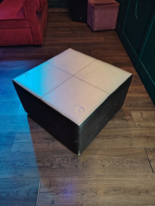 Продам б/у пуфики