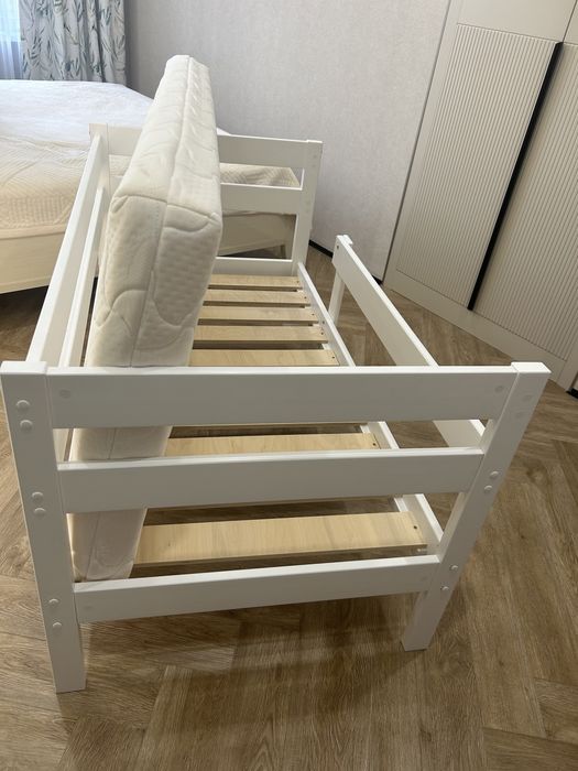 Продам кровать детскую
