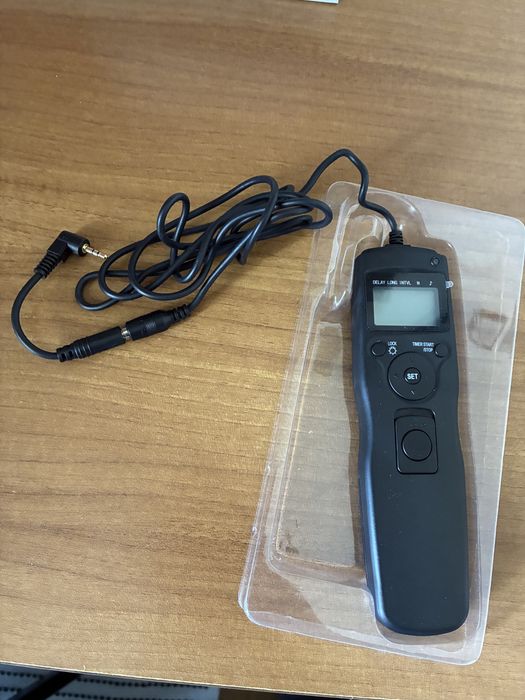Vand telecomanda cu cablu pt aparate foto