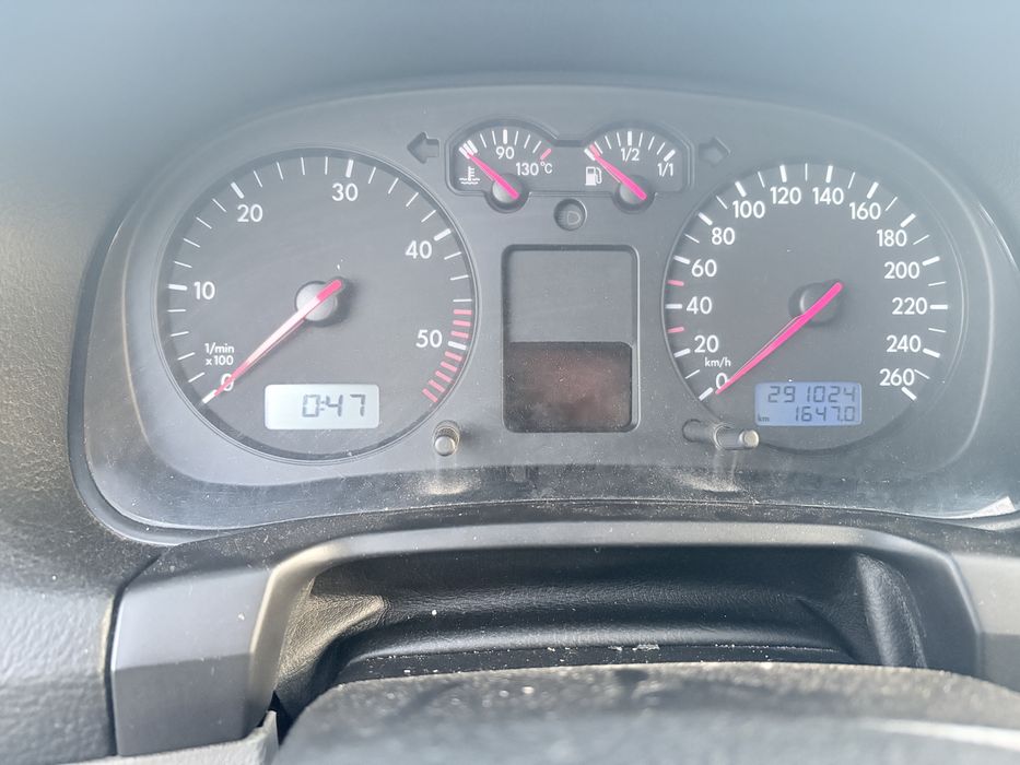 VOLKSWAGEN Golf 2001
