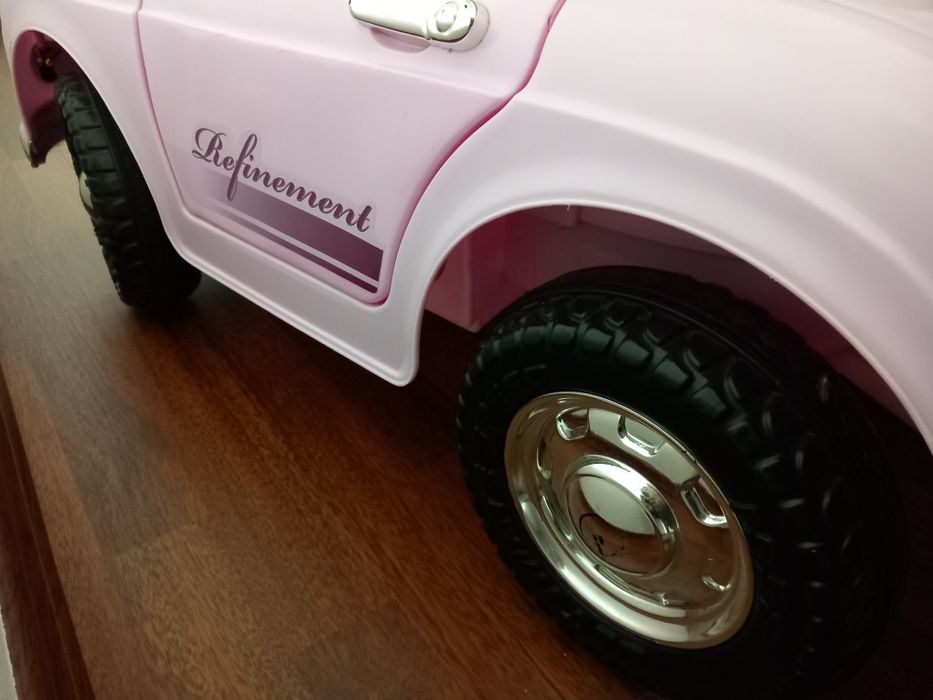 Mașina Roz electrica