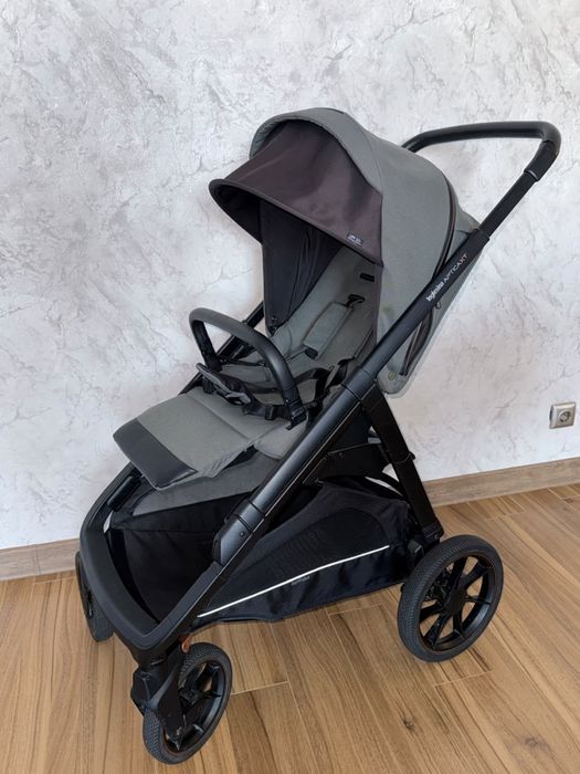 Inglesina Aptica XT 2 в 1 продам коляску