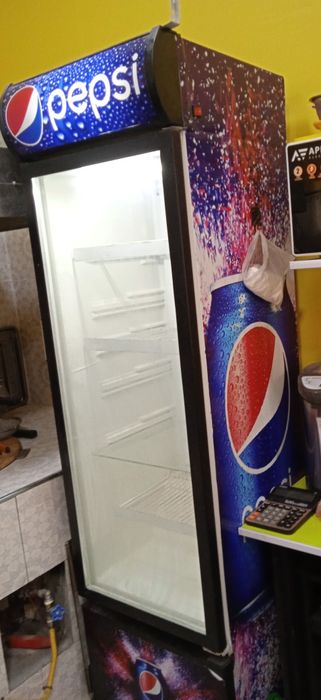 Холодильник витринный