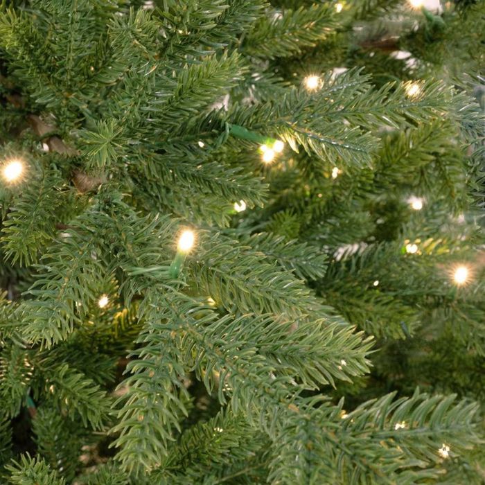 Brad artificial de Craciun Green Spruce cu LED 150 cm (suport lemn)