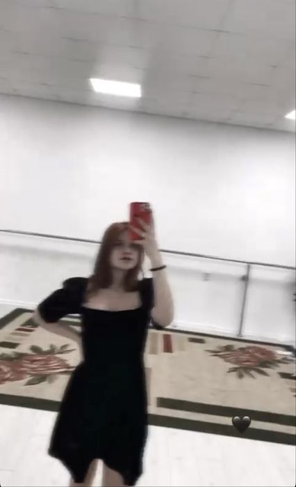 Продам черное платье бархатное