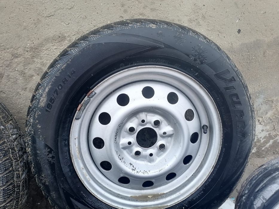 Зимний покрышка