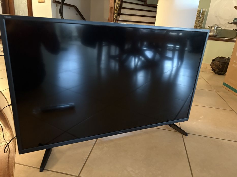 TV smart 4k Sharp, diagonala 102cm