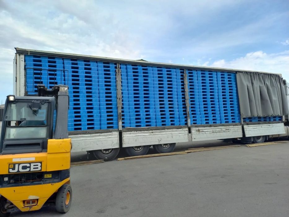 Поддоны пластиковые новые. Размером 1200х1200х150 цена  425000  сум  1