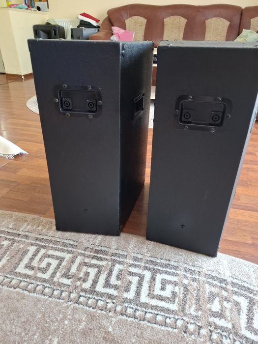 Boxe pasive fane colossus cu difuzoare de 12 500 wați rms