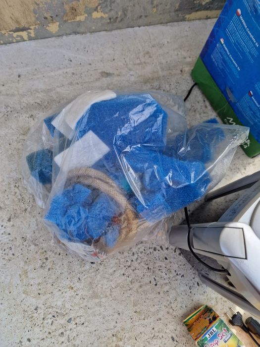 Acvariu cu capac, pompă, filtre, lumini. Ca nou