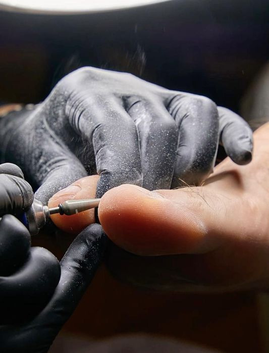 Мужской маникюр педикюр