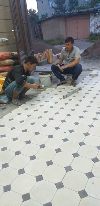 Сифатли кафель териш хизмати, ванна туалет пол ва бошка жойларга.