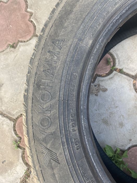 Продам шины комлектом YOKOHAMA