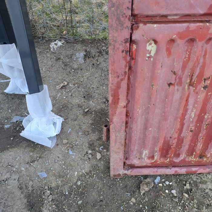Портална врата 3м.+ 2 тръби по 3м.,6 панти