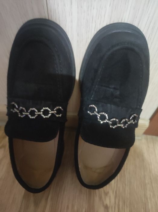 Продам лоферы на девочку