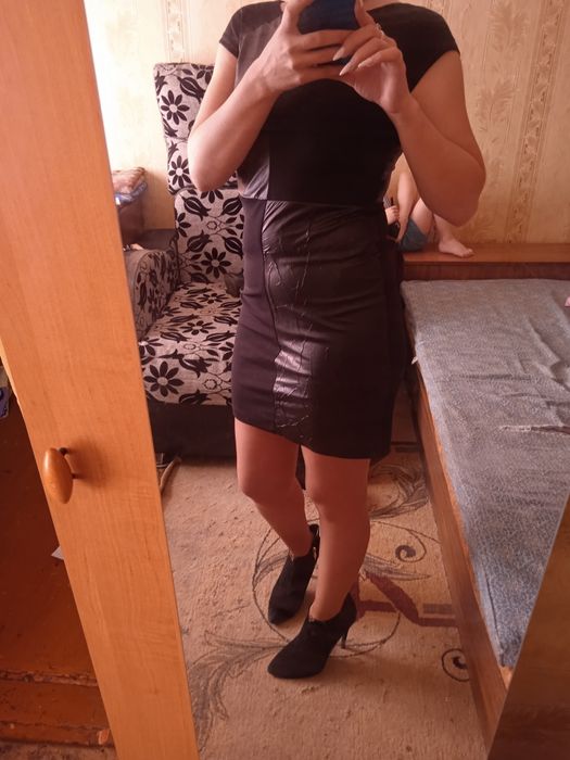 Продам женские платья