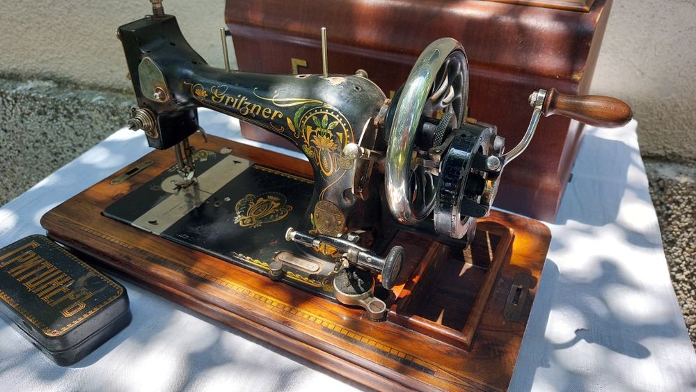 Стара шевна машина Гритцнер