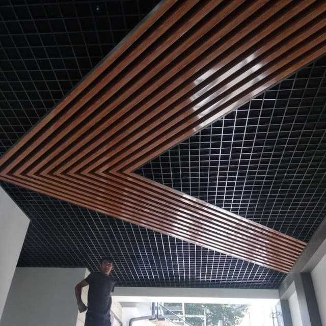 Reykali, grilyato, kassetali potoloklar (Реечные, грильято, кассетные)