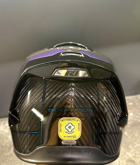 Каска SCORPION EXO EXO-R1 Air Carbon