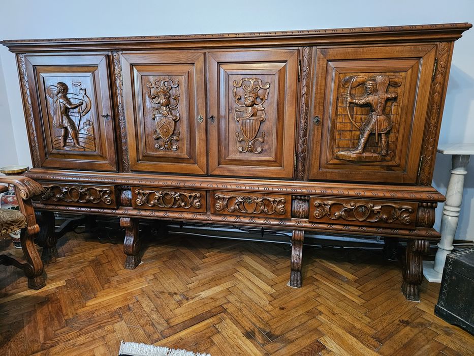 Mobila rustică masivă