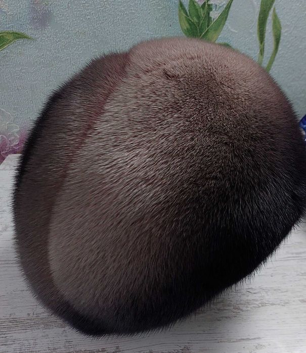 Продам шапку, женскую, зимнюю. Недорого.