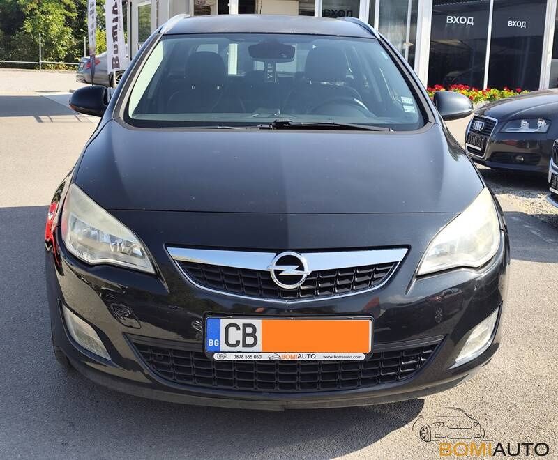 Отличен - Opel Astra Sports Tourer 1.7 Ръчна