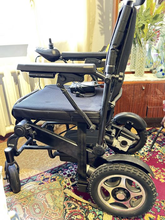 Инвалидное кресло