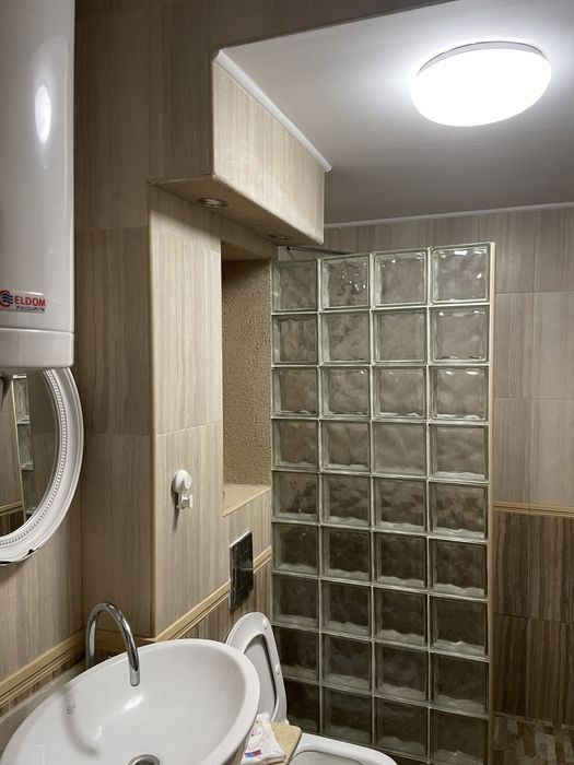 Дава се под наем Тристаен апартамент в Варна, Център - 75 кв.м за 897.6 € - Снимка #7