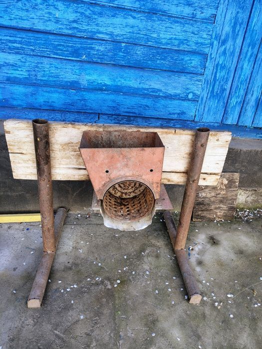 Продам флягу, казан, ковры