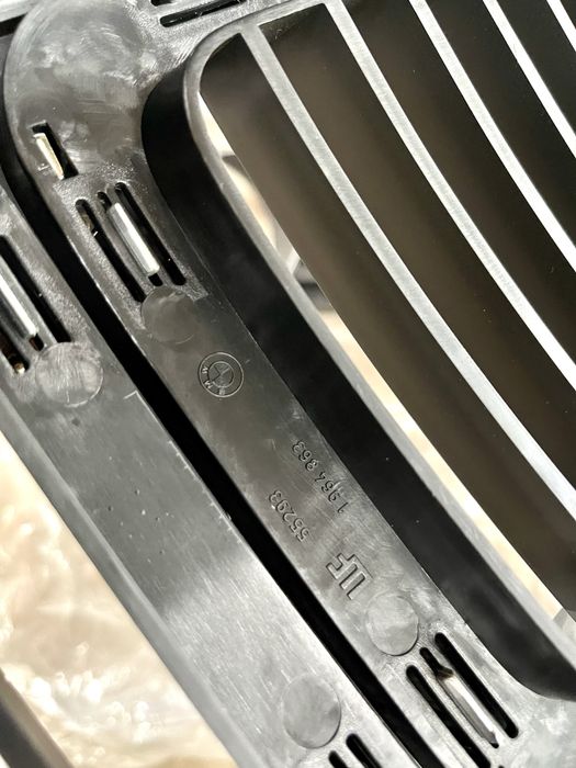 Оригинальные новые ноздри с очками на BMW E32 БМВ Е32