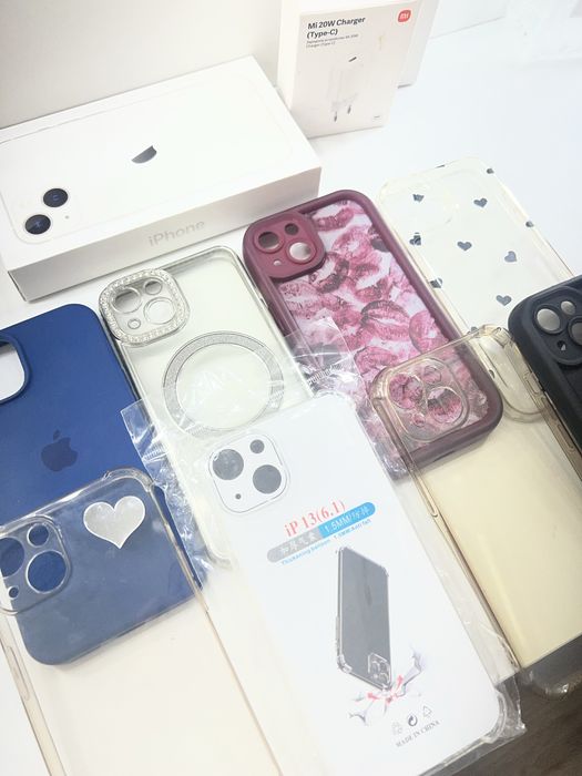 Продам Айфон 13.