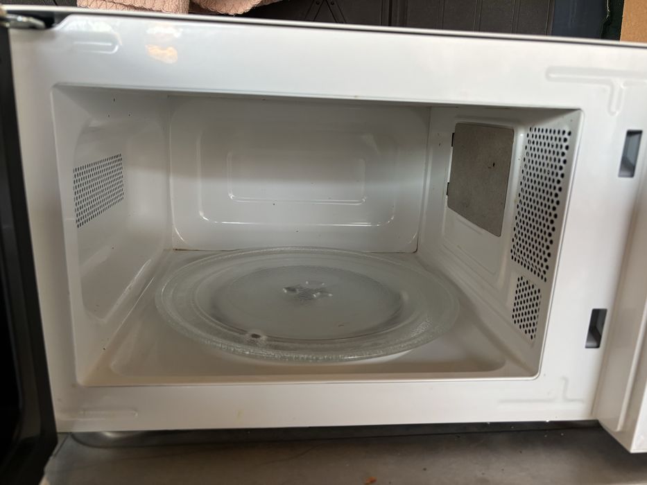 cuptor cu microunde Beko 20 L putin folosit