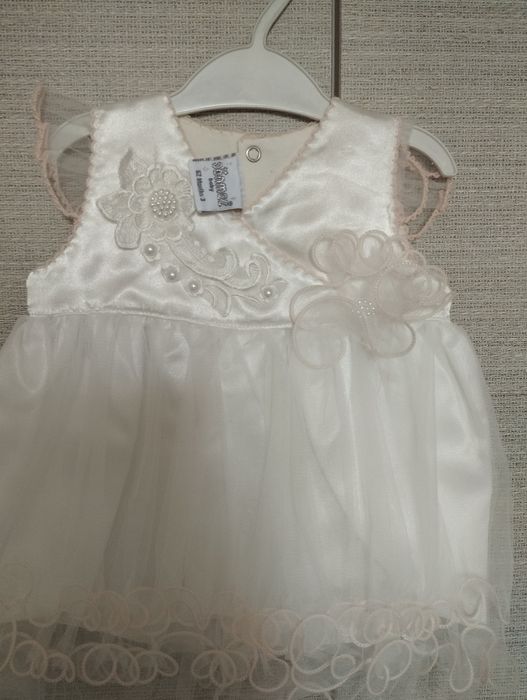 Продаются платья для девочек.