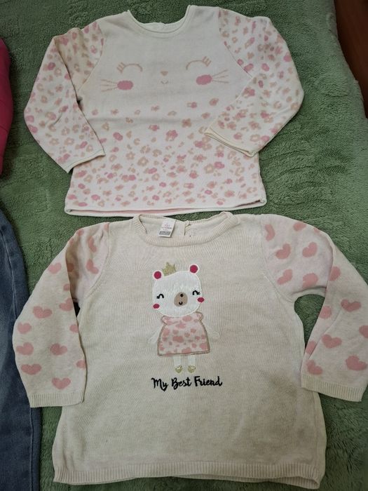 Продаются кофточки и 2 шапочки