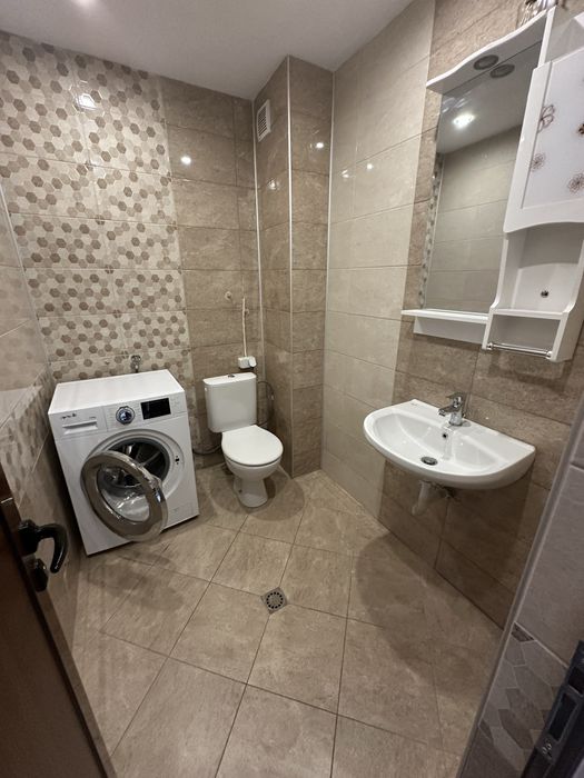 Южен тристаен апартамент под наем в кв. Кольо Фичето, Велико Търново